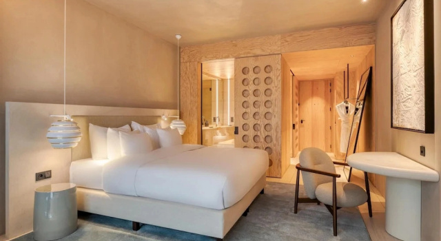 Номер Superior с балконом и с видом на сад Radisson Collection The National Hotel, Brussels