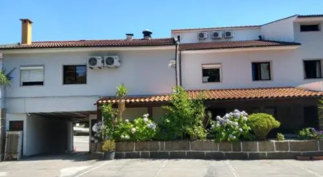 Residencial Montanhês, Забронировать Отель Вила-Реал Port Wine Route, рядом с Cathedral of Vila Real