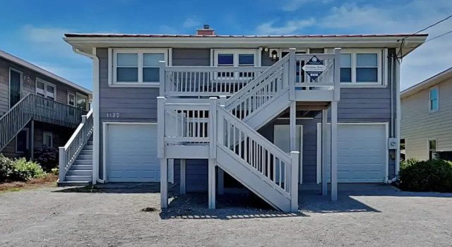 A Beach Pearle by Topsail Realty, Забронировать Дом для отпуска Отели Холли Ридж с парковкой, Парковка