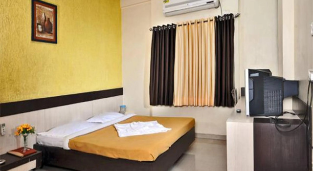 Hotel Sai Krishna, Shirdi, Забронировать Отель Отели штата Махараштры 3 звезды, 3*