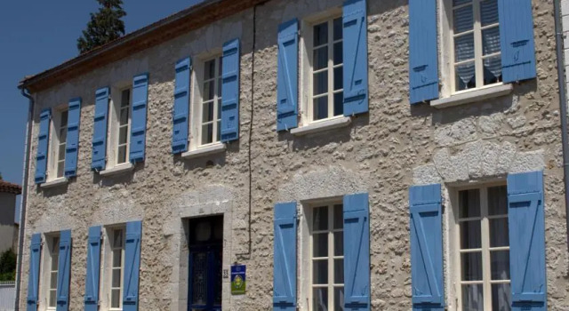 La Maison Des Lys, Book Hotel Valence-sur-Baise Languedoc-Roussillon