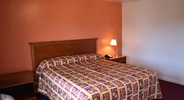 Номер Standard PLYMOUTH MOTOR LODGE