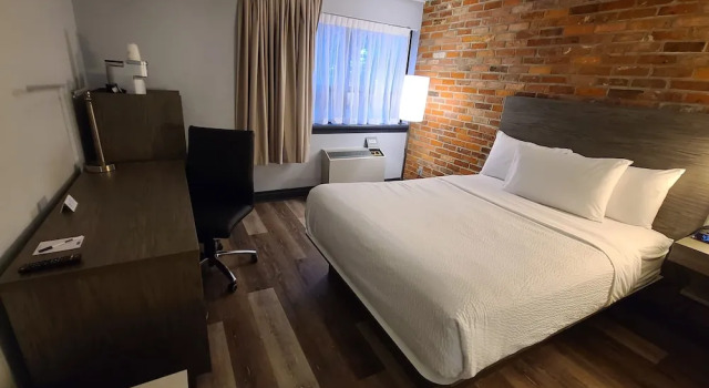 Двухместный номер Deluxe Travelodge by Wyndham Barrie