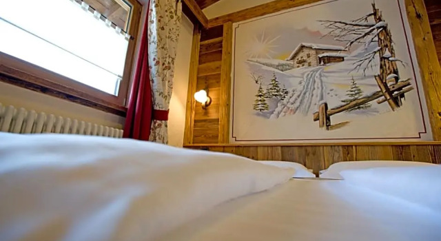Полулюкс Hotel Crosal
