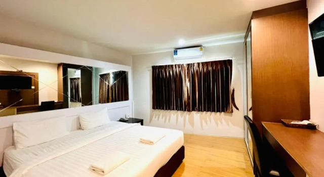 Четырёхместный номер Standard Bed By Cruise Hotel At Samakkhi-Tivanont