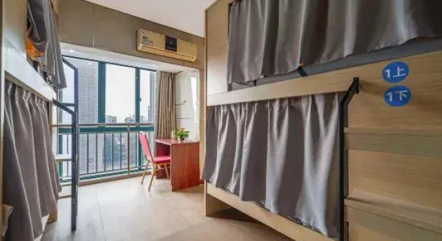 Кровать в общем номере (мужской номер) Hangzhou Ninglai Hotel (Xiasha Communication College Branch)