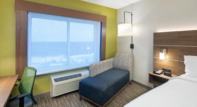 Люкс Holiday Inn Express & Suites Halifax Airport by IHG