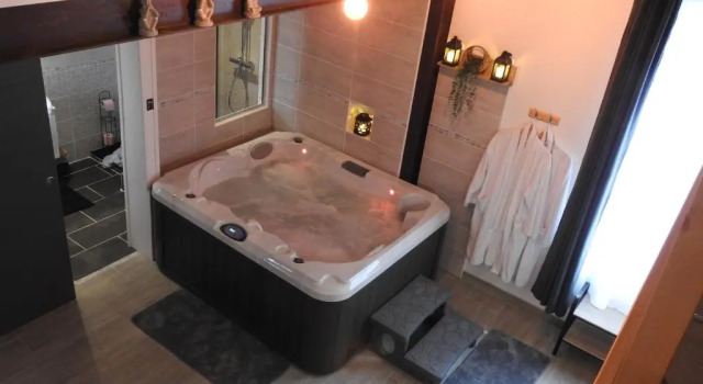 Апартаменты Love room "Nuit Blanche" - spa