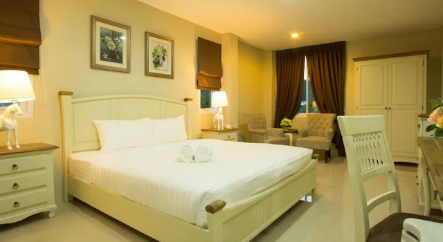 Люкс с балконом De Ville Nakhon