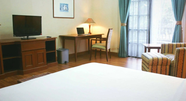 Chandra Residence