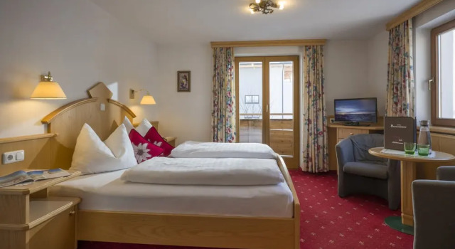 Четырёхместный номер Standard с балконом Hotel Bichlingerhof
