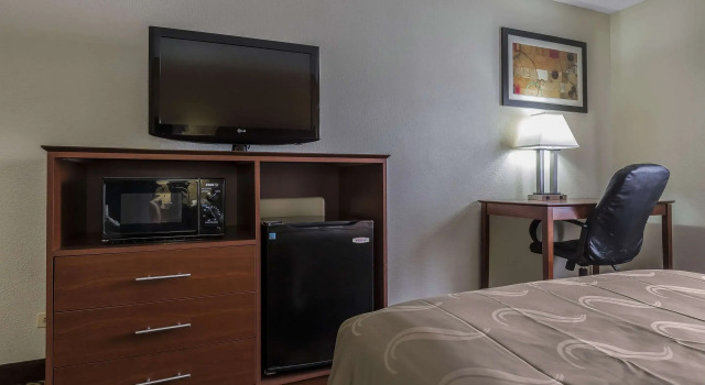 Четырёхместный номер Standard Quality Inn Sycamore - DeKalb