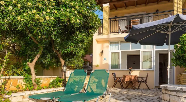 Апартаменты Dinos Walk to Beach Sea Views A C Wifi Car Not Required - 291