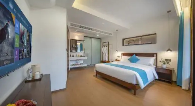 Люкс Fenghuang Yijia Yishu · High-End Riverside Villa (Fenghuang Ancient City Store)