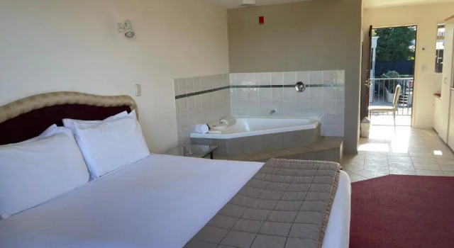 Студия Executive Chantillys Motor Lodge