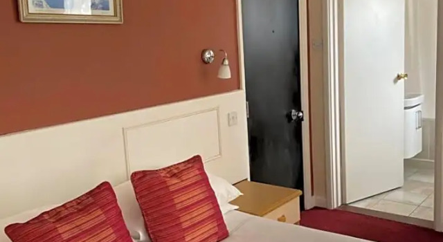 Номер Standard с видом на город Marina Metro Hotel