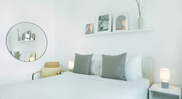 Maison Privee - Modern & Bright Apt with Sea Front Views of Burj AlArab, Забронировать Отель Дубай Эмират Дубай, рядом с Jumeirah Palm Tram Station