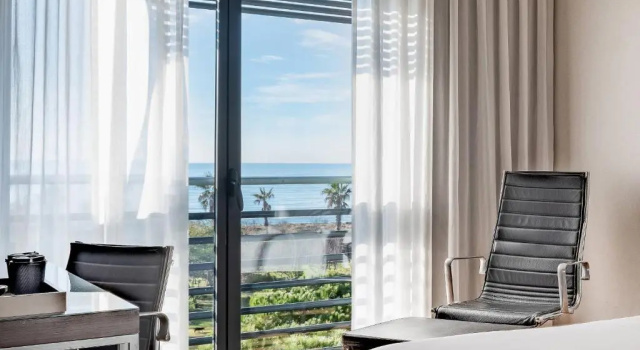 Двухместный номер Standard с видом на море Отель AC Gavà Mar Airport by Marriott
