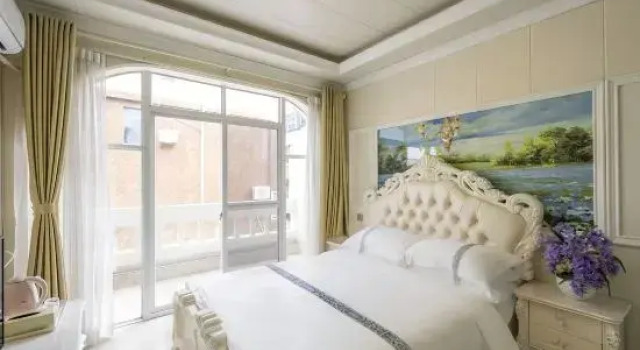 Семейный люкс Classic с балконом Haiyun Holiday Villa (Beihai International Passenger Port Qiaogang Style Street Store)