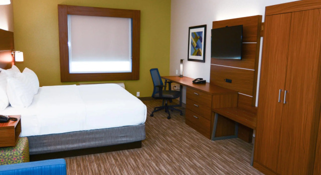 Люкс Holiday Inn Express Hotel & Suites New Boston by IHG