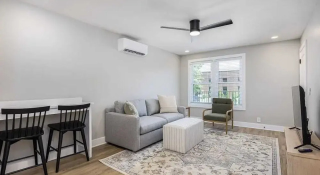 The Nomad 48-Person Hillsboro Village Retreat Studio 1BR Spaces, Забронировать Апартаменты/квартира Юг Нашвилл Нэшвилл, рядом с The Fisher Center for the Performing Arts