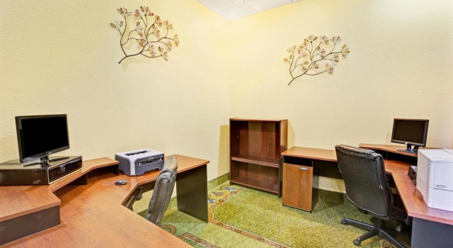 Holiday Inn Hotel Statesville-I-77 Exit 49a