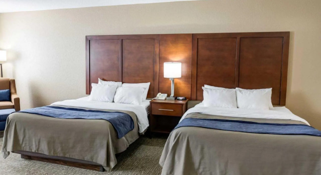 Люкс Executive с 2 комнатами Comfort Inn Kearney - Liberty
