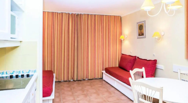 Village Pont Royal en Provence - maeva Home - Appartement 2 Pièces 5 Personnes Sélection MAE-2164, Забронировать Апартаменты/квартира Отели Буш-дю-Рон с парковкой, Парковка