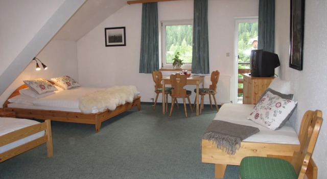 Четырёхместный номер Standard с балконом Ski Lodge Jaktman