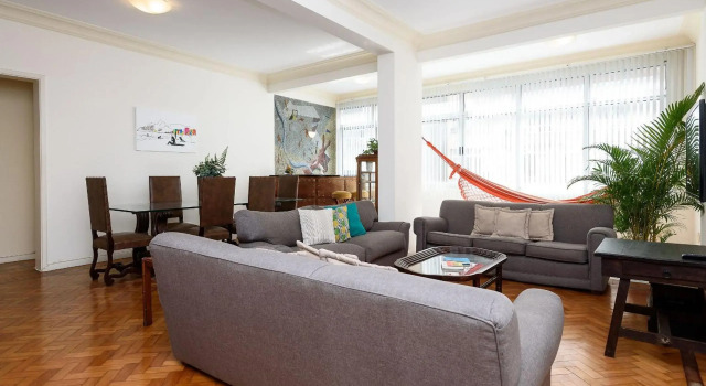 Omar do Rio - TN 239/301: Grande Apartamento p/ Até 10 pessoas, Internet 240mbps, Workstation, Smart TV, 100 metros do Metrô e 500metros da Praia de Copacabana, Забронировать Апартаменты/квартира Апартаменты штата Рио-де-Жанейро, Апартаменты/квартира