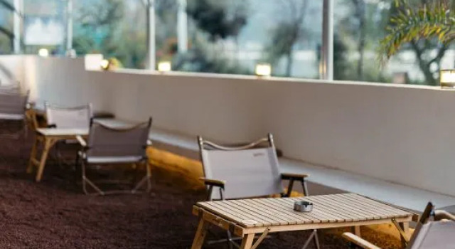Liuyue · Designer Lake View Holiday Hostel
