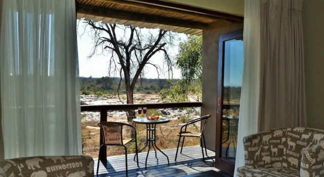 Номер Deluxe Mjejane River Lodge