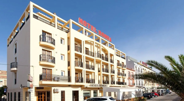 Hotel Olympia Ronda I, Buchen Sie Hotel El Puig de Santa Maria Valencia