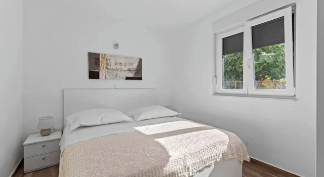 Beautiful Holiday Apartment in Rogoznica