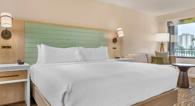 Двухместный номер с видом на внутренний двор Wyndham Garden Lake Buena Vista   Disney Springs® Area