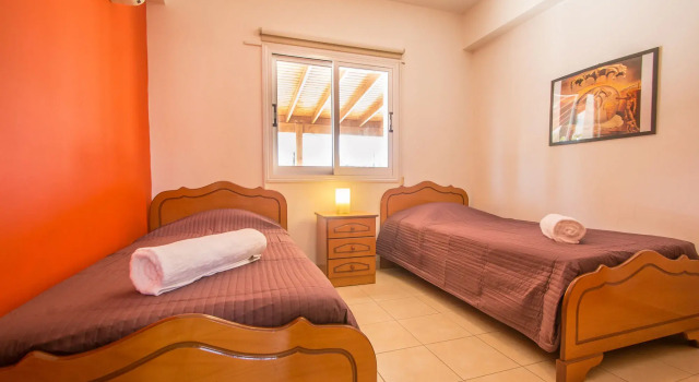 Sunset Villa private complex heated pool, Забронировать Вилла Отели Айия-Напа с парковкой, Парковка