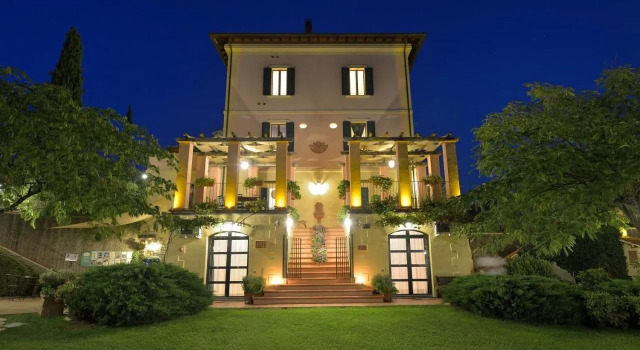 Residence Domus Volumnia, Rezervasyon Misafirhane Montebello Umbria