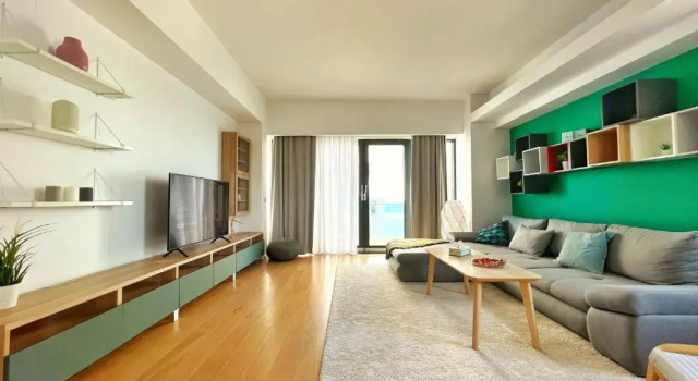 Luxury beachfront apt - quite area, 100 sqm, Забронировать Отель Отели Констанцы с парковкой, рядом с Спортивный комплекс Gravity Park, Парковка