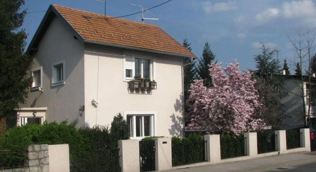 Discover Zagreb from 2BR Condo with Garden, Parking & EV Station, Rezerwuj Hotel Bukovac Zagrzeb