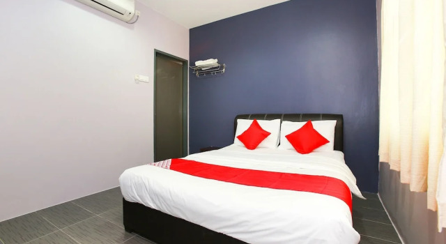 De Hotel by OYO Rooms