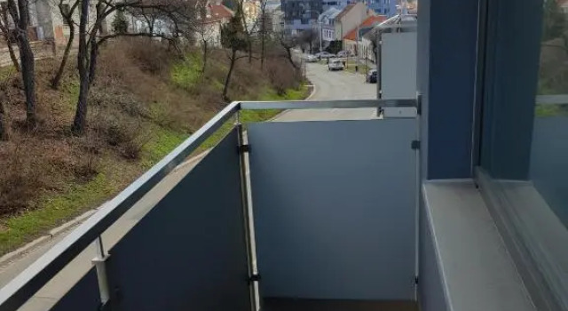 Newly Built Apartment 5 With Balcony Near Center, Prenota Appartamento Hotel a Moravia meridionale con parcheggio, Parcheggio