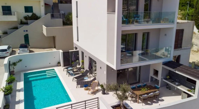 Вилла Seaview villa Mila with 4 en-suite bedrooms, private pool, Finnish sauna, Treadmill, sandy beach 250m