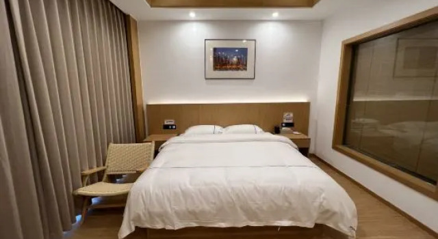 Люкс Fuyang Qijiang Bieyuan High-end Homestay (Raozhou Ancient Town Branch)