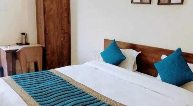 Anroute Stays127- Opp Bansal Hospital