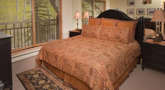 3br Slopeside Beaver Creek  Ski-in, Sleeps 10 3 Bedroom Townhouse by RedAwning, Забронировать Отель Отели Бивер-Крик 3 звезды, рядом с Гонконгский Диснейленд, 3*