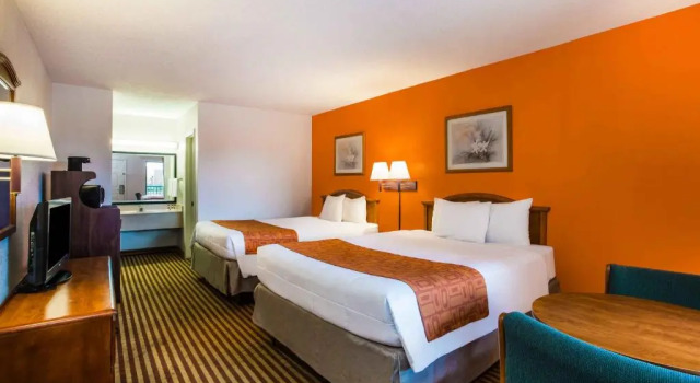 Четырёхместный номер Deluxe Howard Johnson by Wyndham Panama City