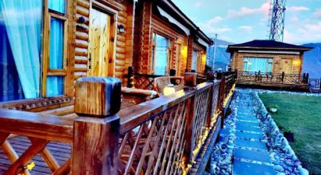 Deqin Feilai Temple Meili Muye Yunsu, Reservar Hotel Hotéis e alojamentos em Diqing, Hotel