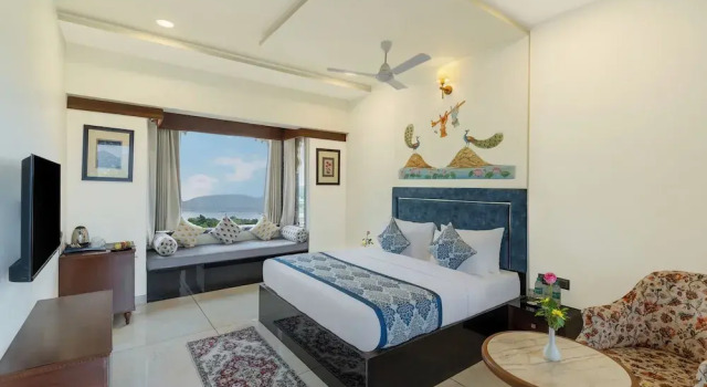 Номер Standard с частичным видом Traavista Aravali Mahal - Luxury Lake View Heritage Resort in Udaipur