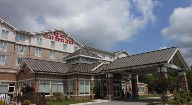 Кровать в общем номере Hilton Garden Inn Chesapeake/Suffolk