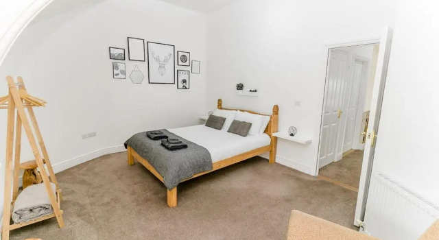 Stunning Wensum Apartment, Amazing Location, Varaa Huoneisto Asunnot kohteessa Merseyside, Huoneisto